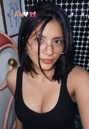 Camera preview of a person before joining a video chat